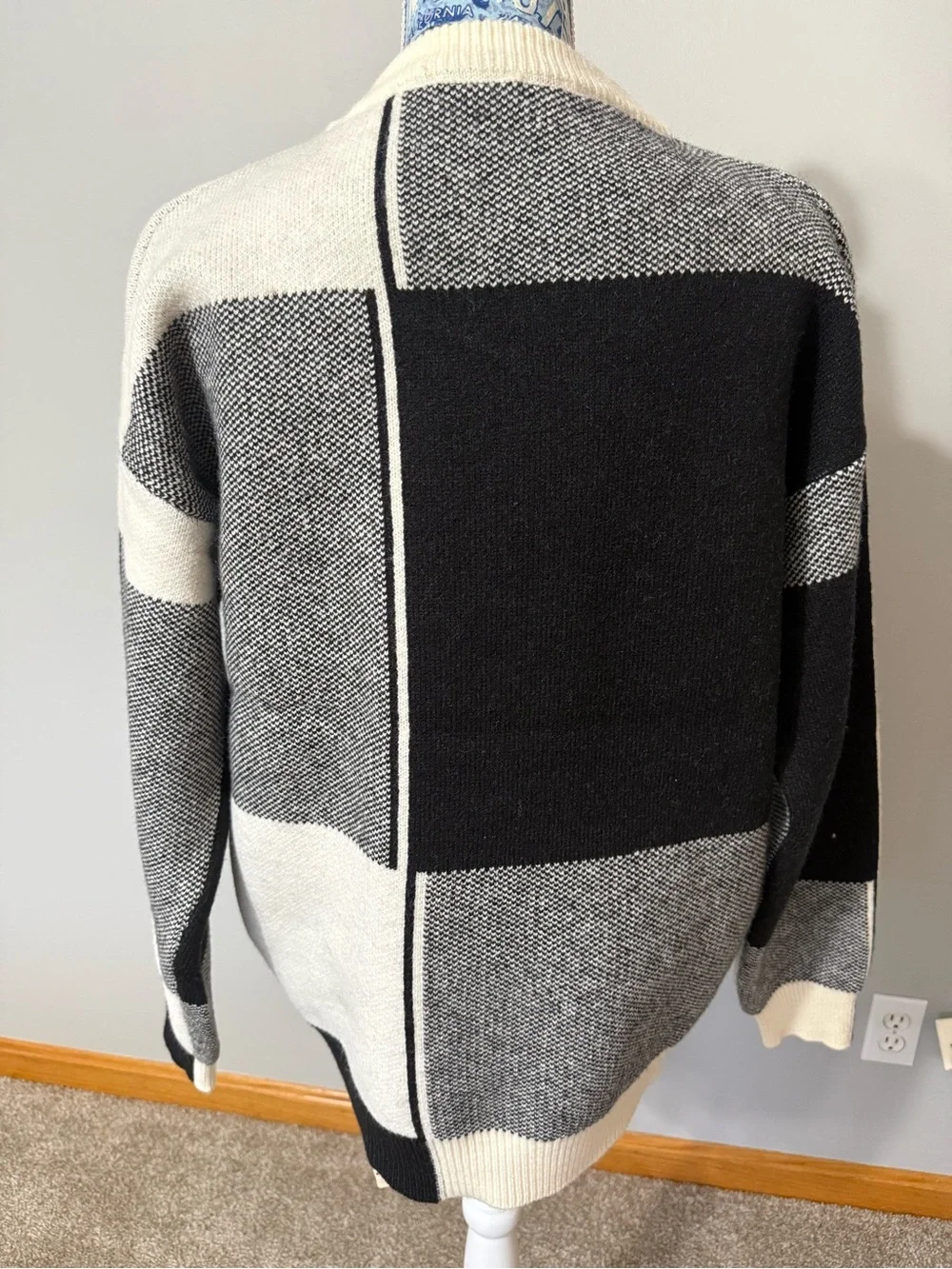 Men’s large Nike sweater.
